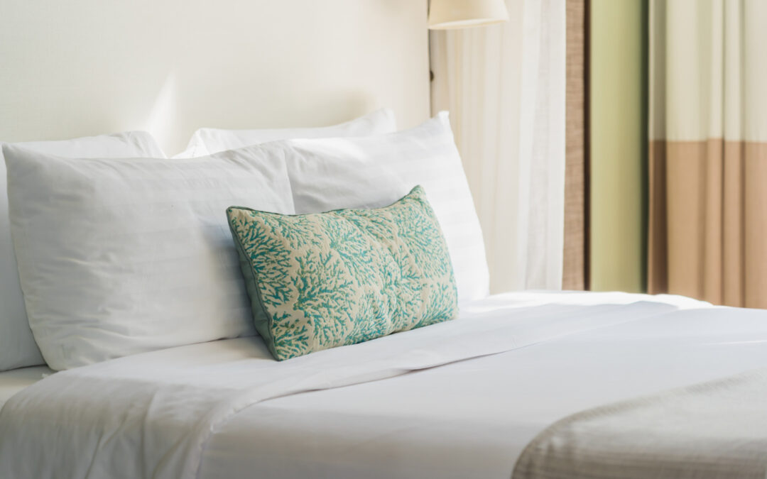 W jakiej temperaturze prać pościel? Odświeżona pościel na łóżku